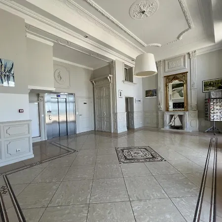 Apartment Avec Apercu Et Piscine Aux Sables-d'olonne - Fr-1-485-137 *