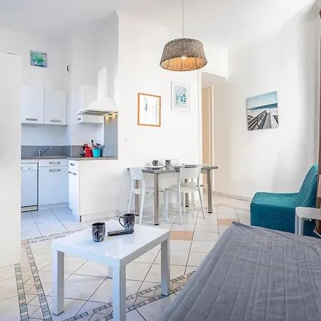 Apartment Avec Apercu Et Piscine Aux Sables-d'olonne - Fr-1-485-137